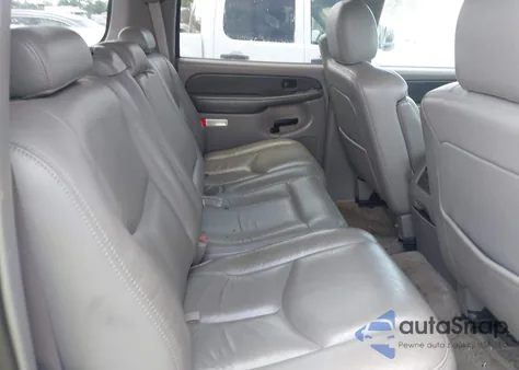 2003 Chevrolet Suburban 1500 Ls z USA, uszkodzony, nr VIN 3GNFK16Z93G209244